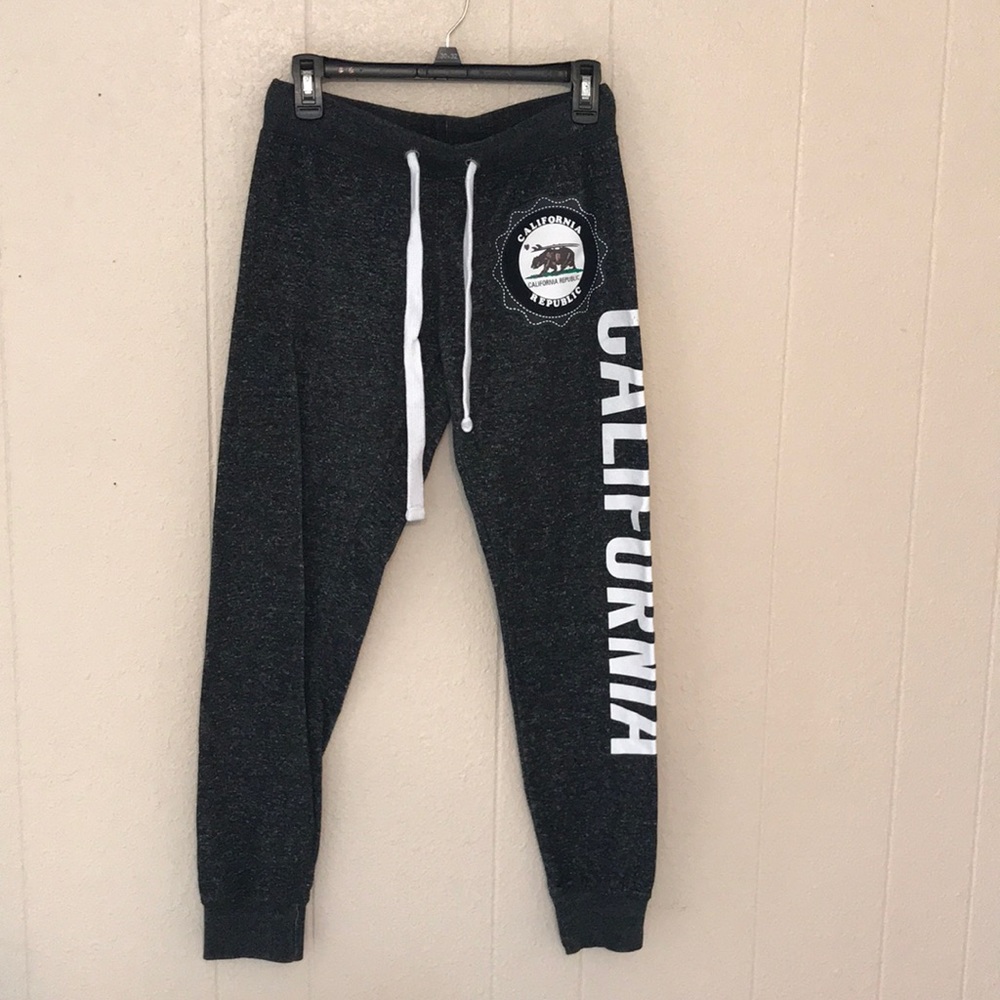 Women’s Reflex Black Sweats